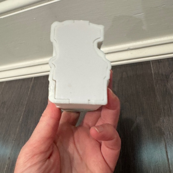 Polar Bear Figurine on Ice Chair - Refrigerator Deodorizer Baking Soda - Picture 4 of 4